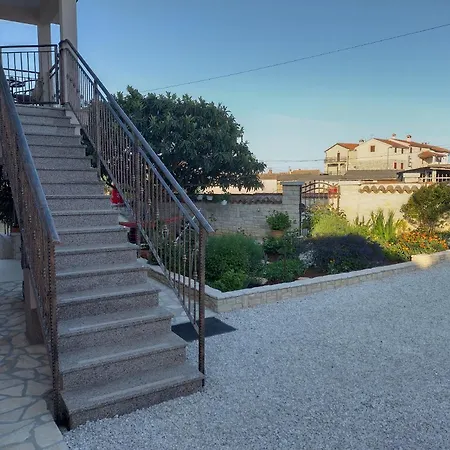 Apartmani Bernarda Poreč Exterior foto